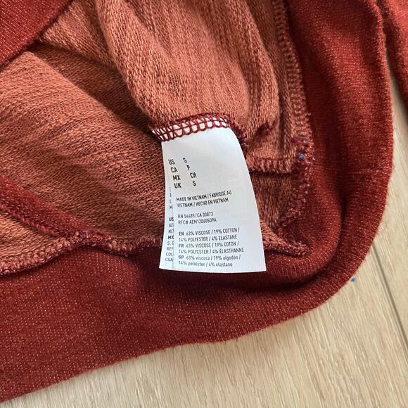 American Eagle Women’s Rust Open Back Crewneck Sweatshirt Sz S - Picture 4 of 6